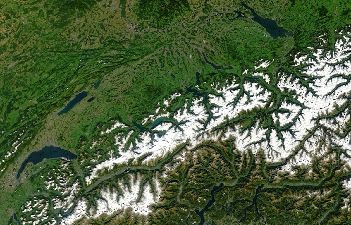 карта на Швейцария със сателитни